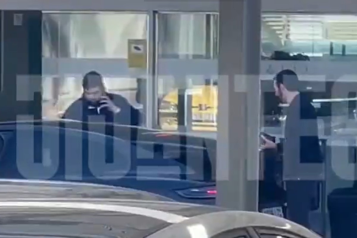 Na aerodromu snimljeni poznati agenti i to otkriva ime novog trenera Barcelone?