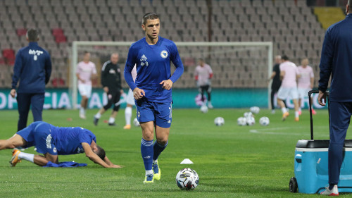 Everton ga se želi riješiti, ali nema ponuda za Muhameda Bešića