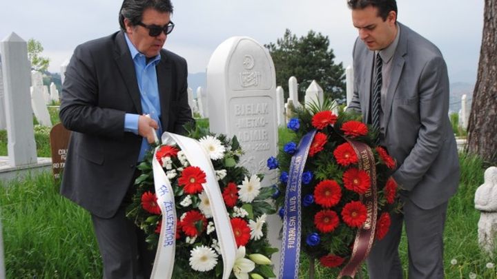 Čelnici Sarajeva i Želje odali počast preminulim navijačima
