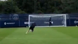 Cavanija već ismijavaju u Engleskoj zbog snimka sa treninga