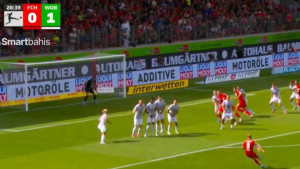 Ovako spektakularan gol iz slobodnjaka nije viđen godinama, šta se ovo dešava u Heidenheimu?