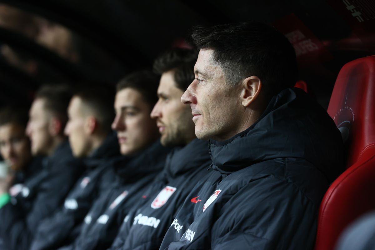 Otkriveni detalji haosa u Poljskoj, Lewandowskom saigrači okrenuli leđa: "Dosta nam je više i tebe!" Otkriveni detalji haosa u Poljskoj, Lewandowskom saigrači okrenuli leđa: "Dosta nam je više i tebe!"
