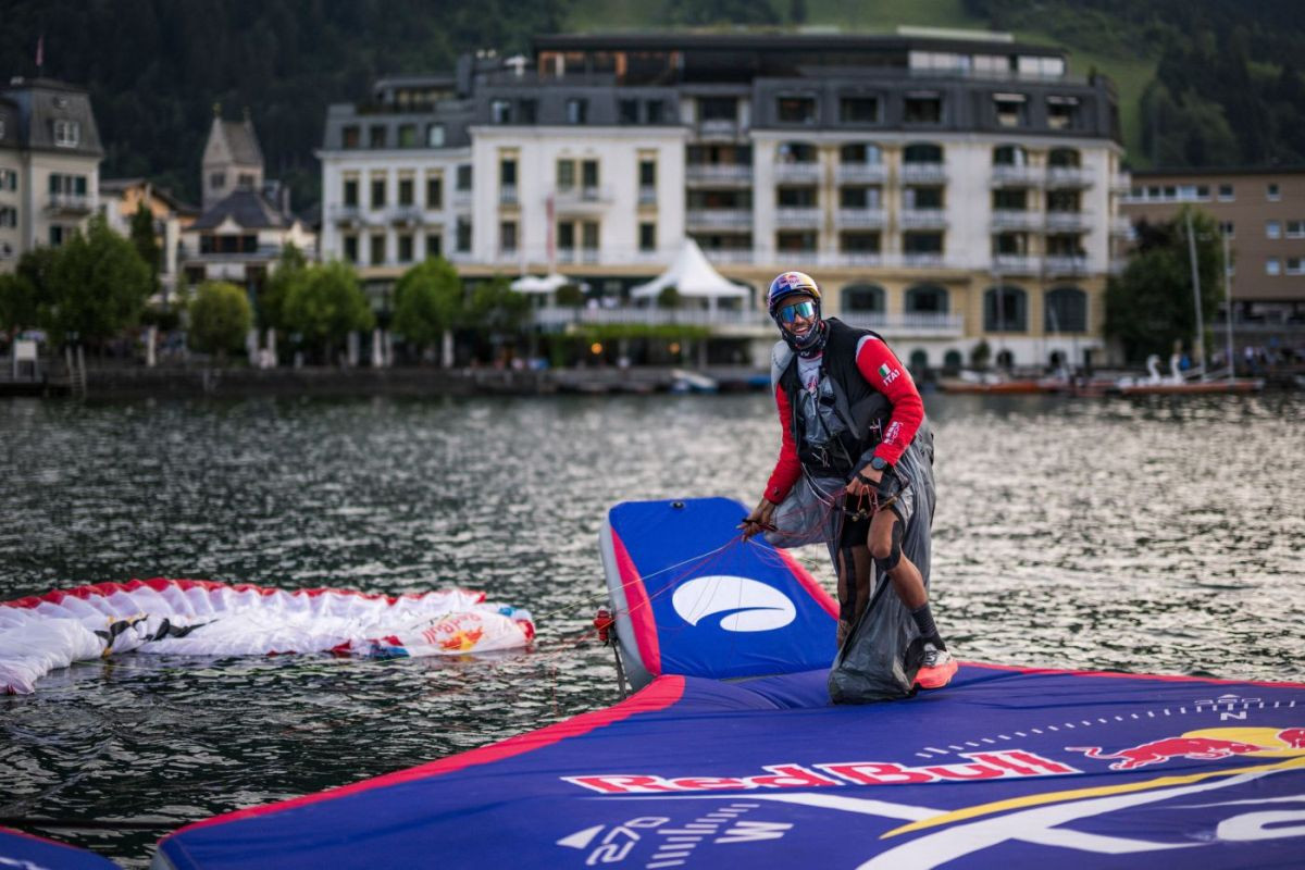 Aaron Durogati nakon uzbudljivog finiša pobijedio u najtežoj utrci na svijetu Red Bull X-Alps Aaron Durogati nakon uzbudljivog finiša pobijedio u najtežoj utrci na svijetu Red Bull X-Alps