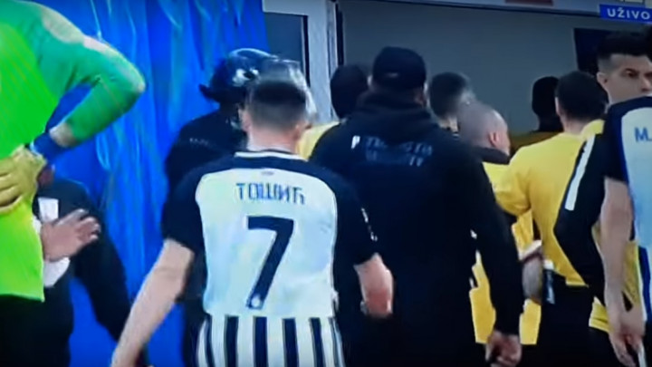 I to smo doživjeli! Sudija u Srbiji prekinuo meč zbog sramotnog skandiranja navijača Partizana