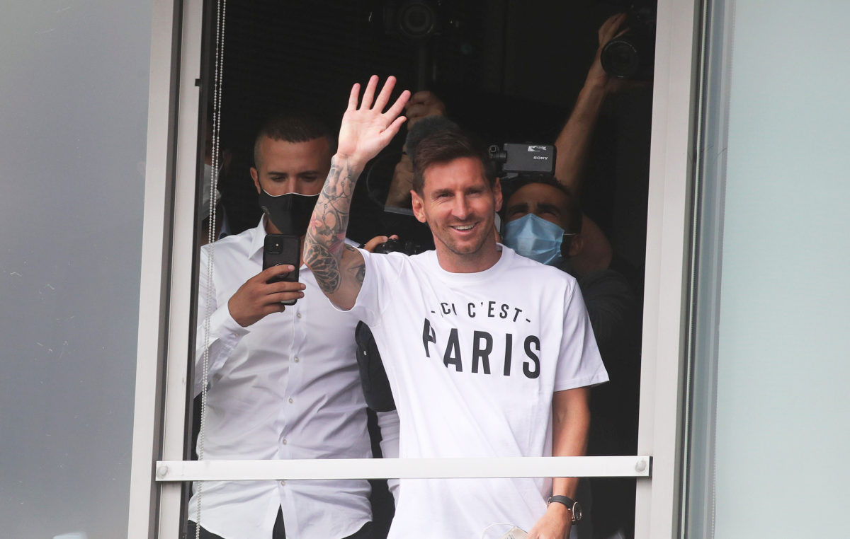 Messi u majici "Ovo je Pariz" pozdravio brojne navijače