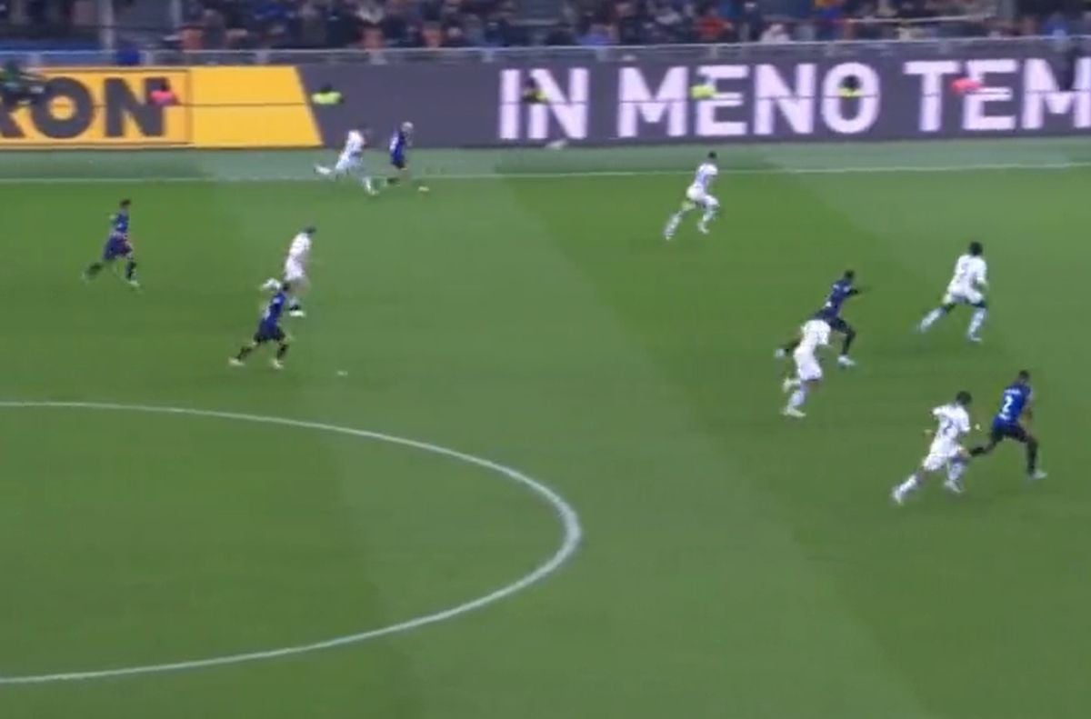 Svi se hvataju za glavu: Na Meazzi je postignut gol sezone! Svi se hvataju za glavu: Na Meazzi je postignut gol sezone!