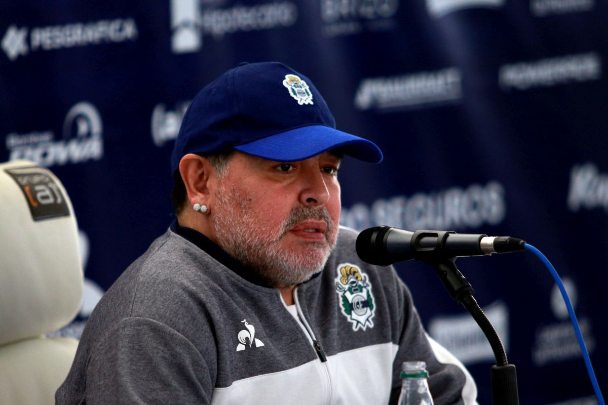 Nezapamćena glupost: Pokrenuta kampanja da srce Diega Maradona putuje s reprezentacijom Nezapamćena glupost: Pokrenuta kampanja da srce Diega Maradona putuje s reprezentacijom