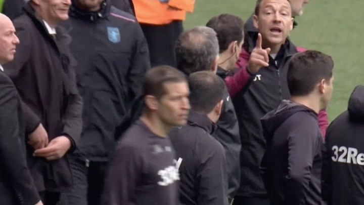 John Terry je upetljao prste u nevjerovatnu odluku Bielse: Bio je to žestok obračun pored terena