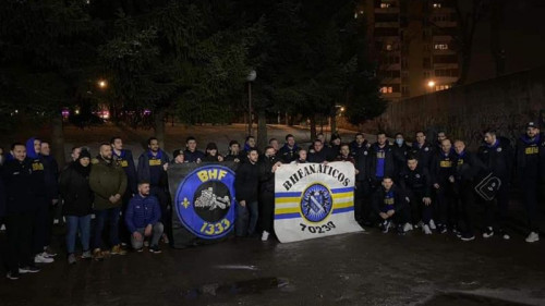 Da je sve normalno, Bugojno bi gorilo: BH Fanaticosi dočekali rukometaše ispred dvorane