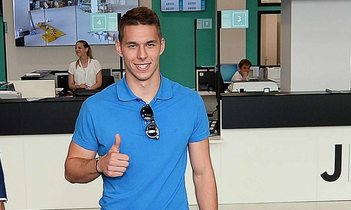 Direktor Anderlechta o Pjacinim problemima: Ako se ponove, vraćamo ga... Direktor Anderlechta o Pjacinim problemima: Ako se ponove, vraćamo ga...