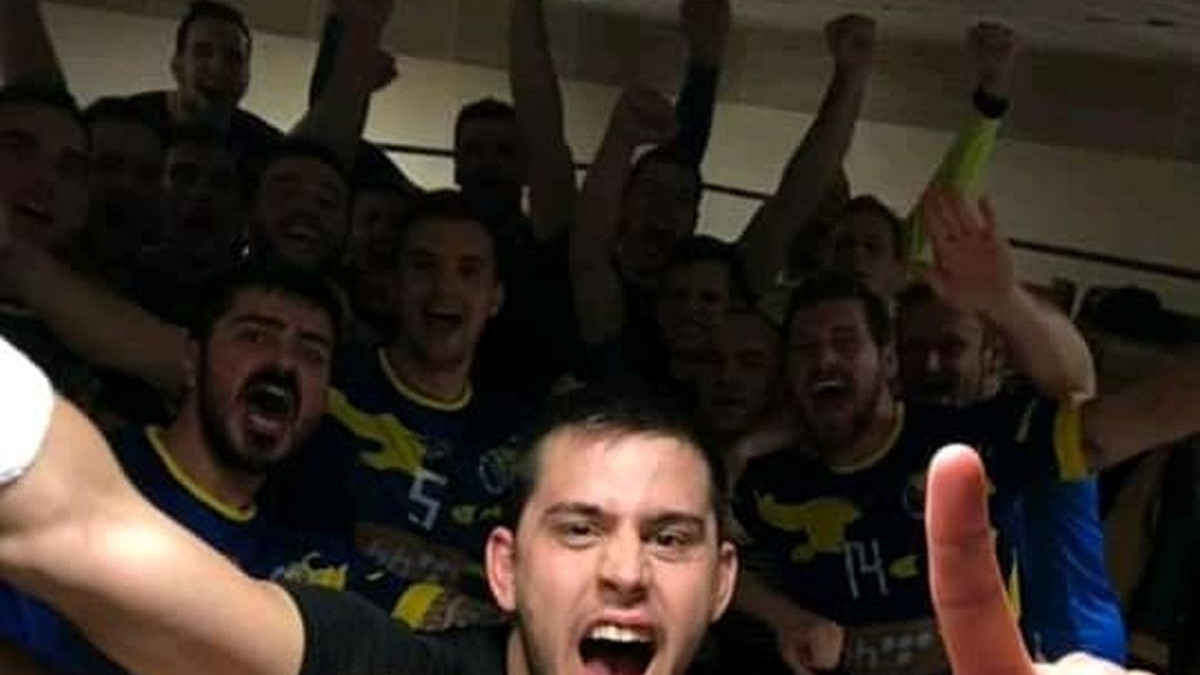 Pobjednički selfie rukometnih Zmajeva Pobjednički selfie rukometnih Zmajeva