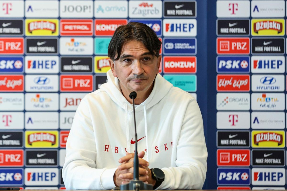 Dalić o tragediji u BiH: "Kad vidimo u kakvim su ljudi problemima, onda shvatimo da su naši nikakvi" Dalić o tragediji u BiH: "Kad vidimo u kakvim su ljudi problemima, onda shvatimo da su naši nikakvi"