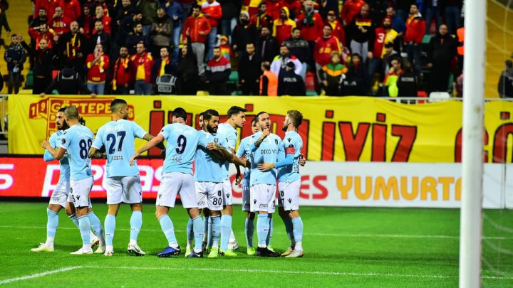 Višća i Bajić učvrstili Basaksehir na vrhu tabele