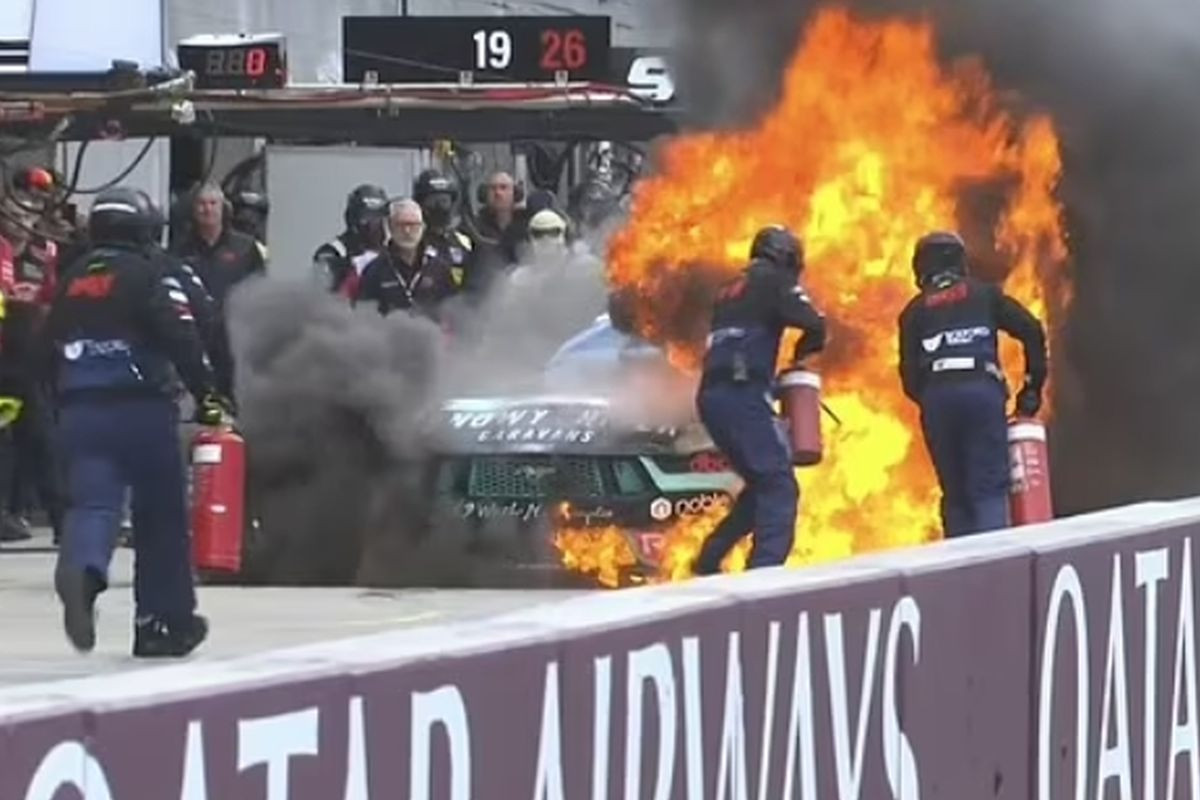 U dva dana planula dva automobila poznate marke - Vozačima nešto smrdilo, pa završili u plamenu