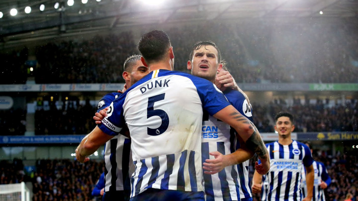 Digne u 94. minuti autogolom poklonio pobjedu Brightonu, debi Bešića za Sheffield u Premier ligi
