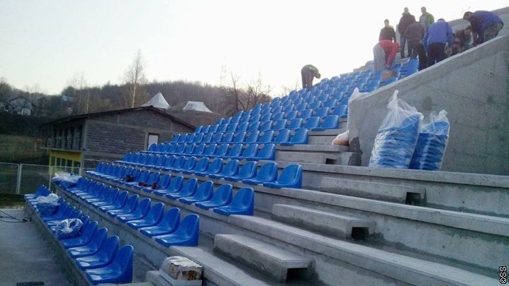 Počelo postavljanje stolica u Novom Travniku