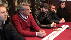"Bosna nosi ime države, a nema nikakve pomoći - to je na rubu izdaje"