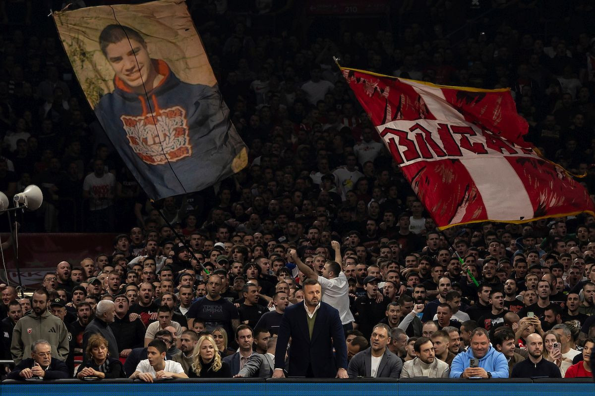 Delije ponovo koštale Crvenu zvezdu, stigla nova "čestitka" iz Eurolige Delije ponovo koštale Crvenu zvezdu, stigla nova "čestitka" iz Eurolige