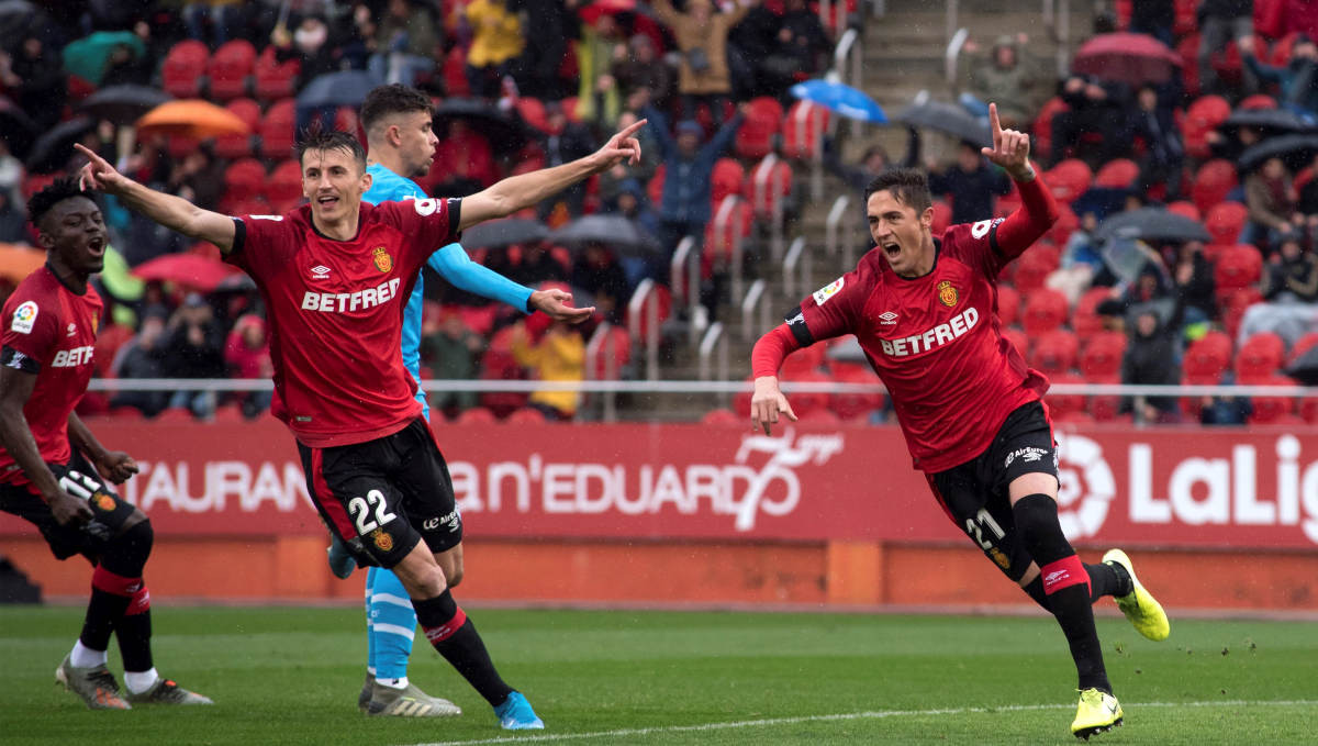 Ante Budimir zabio dva gola u razbijanju Valencije