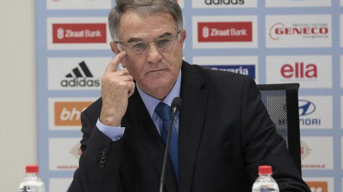 Bajević odlučio da progovori: Odgurnuo sam Misimovića, on želi da odlučuje ko će igrati!