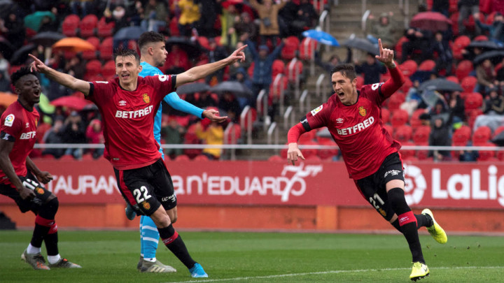 Ante Budimir zabio dva gola u razbijanju Valencije