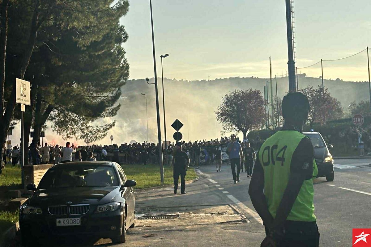 Atmosfera u San Marinu na vrhunskom nivou - Korteo pokazao kakve navijače ima Bosna i Hercegovina Atmosfera u San Marinu na vrhunskom nivou - Korteo pokazao kakve navijače ima Bosna i Hercegovina