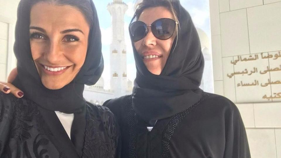 Djevojke Realovih zvijezda s hidžabima obišle džamiju u Abu Dhabiju