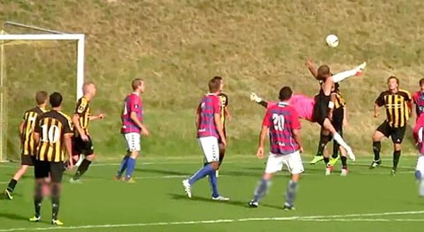 Prelijep gol makazicama u režiji danskog golmana