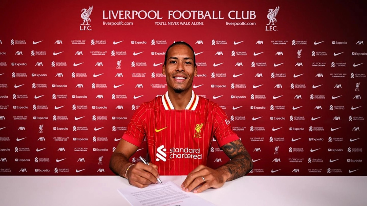 Saga je okončana: Virgil van Dijk potpisao novi ugovor sa Liverpoolom! Saga je okončana: Virgil van Dijk potpisao novi ugovor sa Liverpoolom!