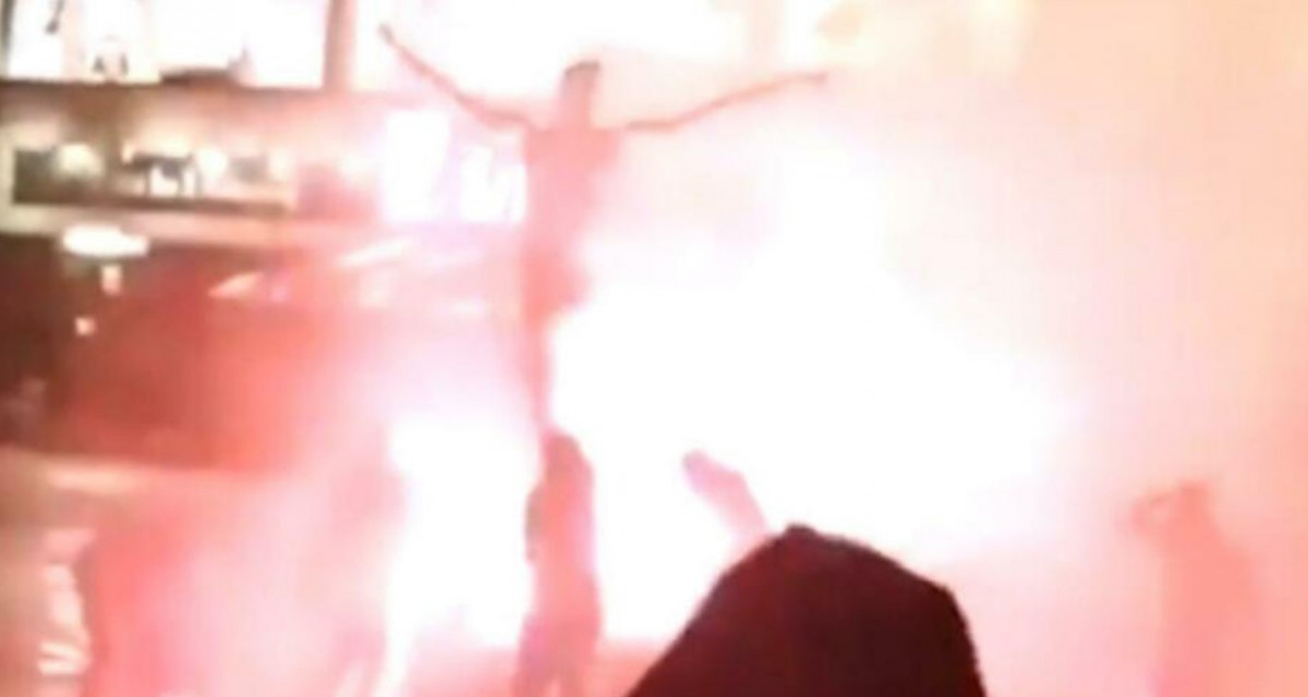 Pogledajte trenutak u kojem je zapaljena statua Zlatana Ibrahimovića