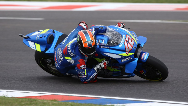 Marquez izletio sa staze, Rins pobijedio, Rossi završio drugi