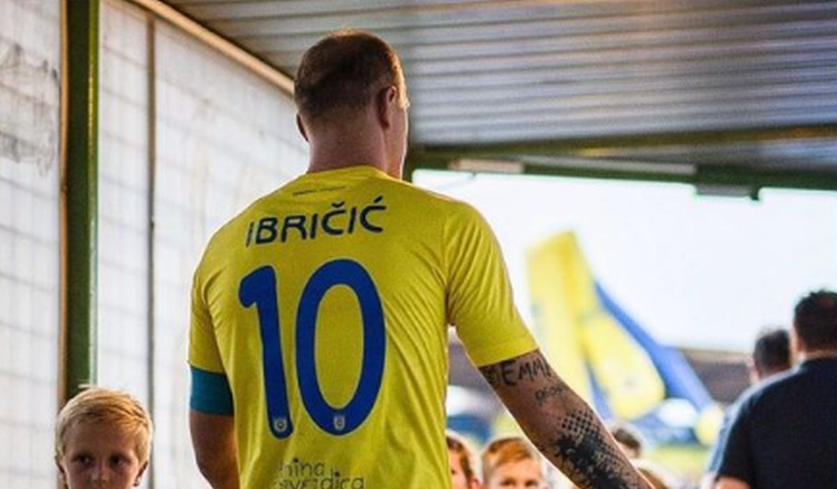 "Ibro, Ibro" odjekivalo tribinama stadiona u Domžalama: Ibričić uz velike ovacije okončao karijeru