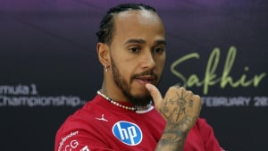 Lewis gura Ferrari iz petnih žila: "Poslao sam im dokumente, vodio sastanke, ovo je moj zadnji voz"