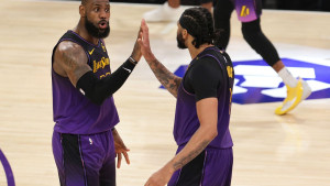 LeBron još jedanput pokazao da su godine samo broj u pobjedi Lakersa, pogađao i Bronny