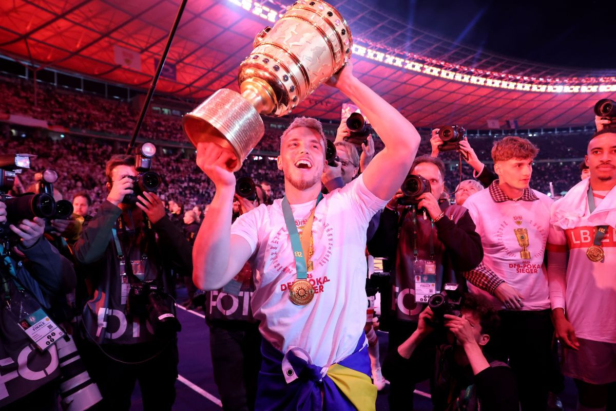 HSV-ovi navijači simpatičnom fotografijom čestitali Ermedinu Demiroviću osvajanje DFB Pokala