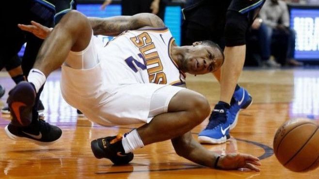 Surovi NBA: Doživio težak lom noge, pa dobio otkaz