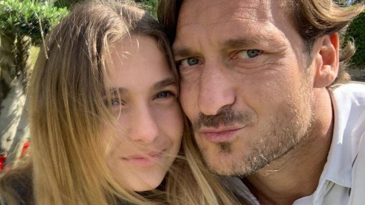 Totti poludio zbog italijanskog magazina: Na naslovnici njegova 13-godišnja kćer u kupaćem kostimu