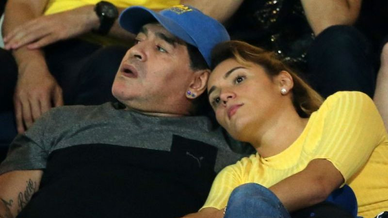 Nakon četiri godine dobila prsten: Maradona zaprosio djevojku na njen 28. rođendan
