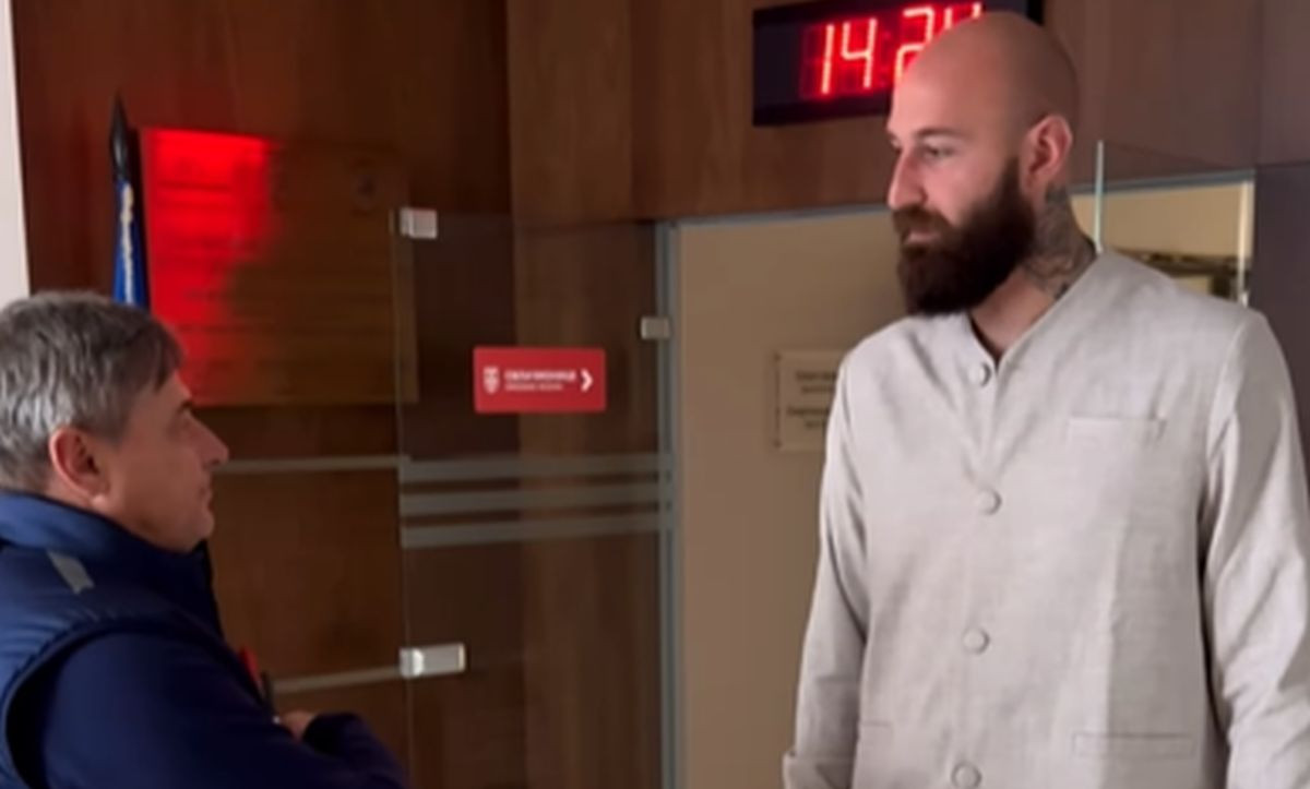 Došao Piksiju na noge i 'ispisao se', navijači zgroženi stajlingom: "Obavezno uvedite dress code"