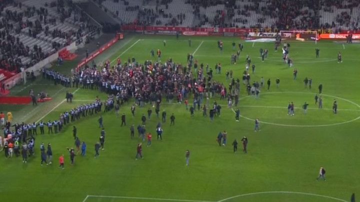Huligani ni večeras ne spavaju