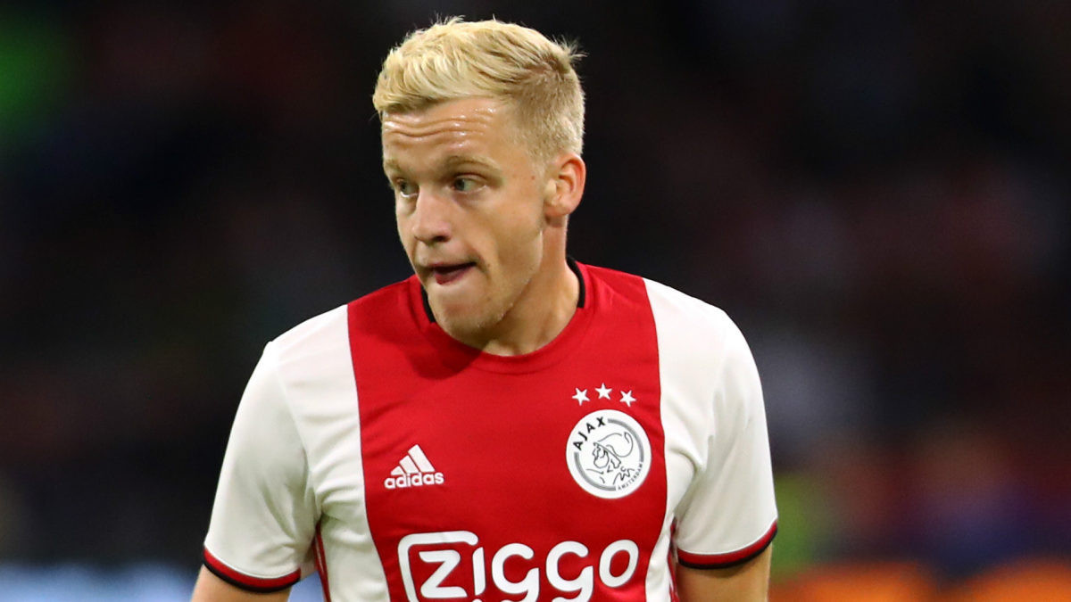 Van de Beek je sve dogovorio sa Barcelonom, ali transfer zavisi od jednog igrača Barcelone