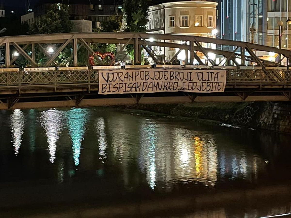 Bosnić podnio ostavku, Fanaticosi mu poslali poruku u centru Sarajeva