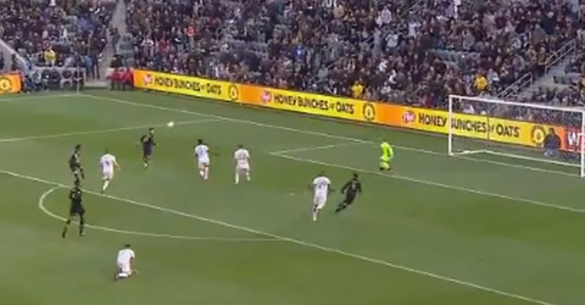 Čudesan gol Carlosa Vele u pobjedi Los Angelesa protiv Beckhamovog Intera