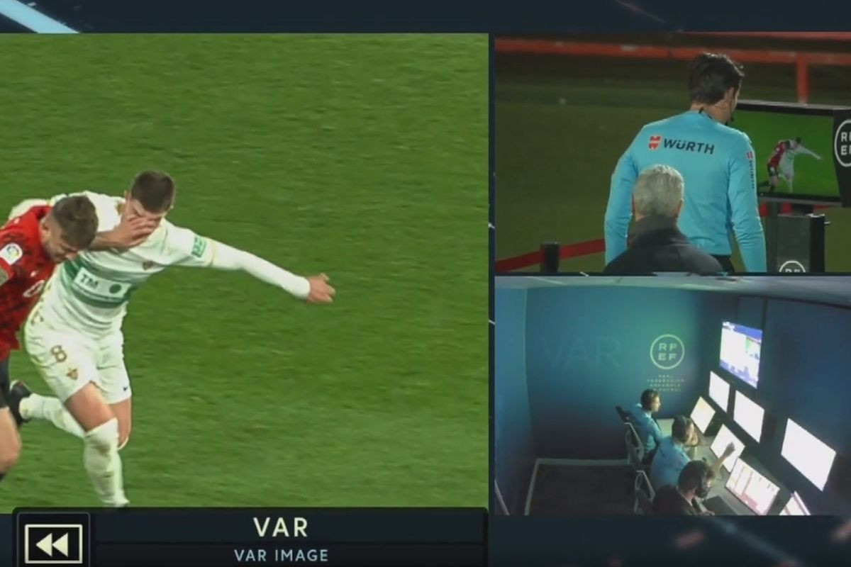 Postoje trenuci u kojima bi fudbaleri jednostavno razbili VAR monitor - Scena iz Španije je dokaz