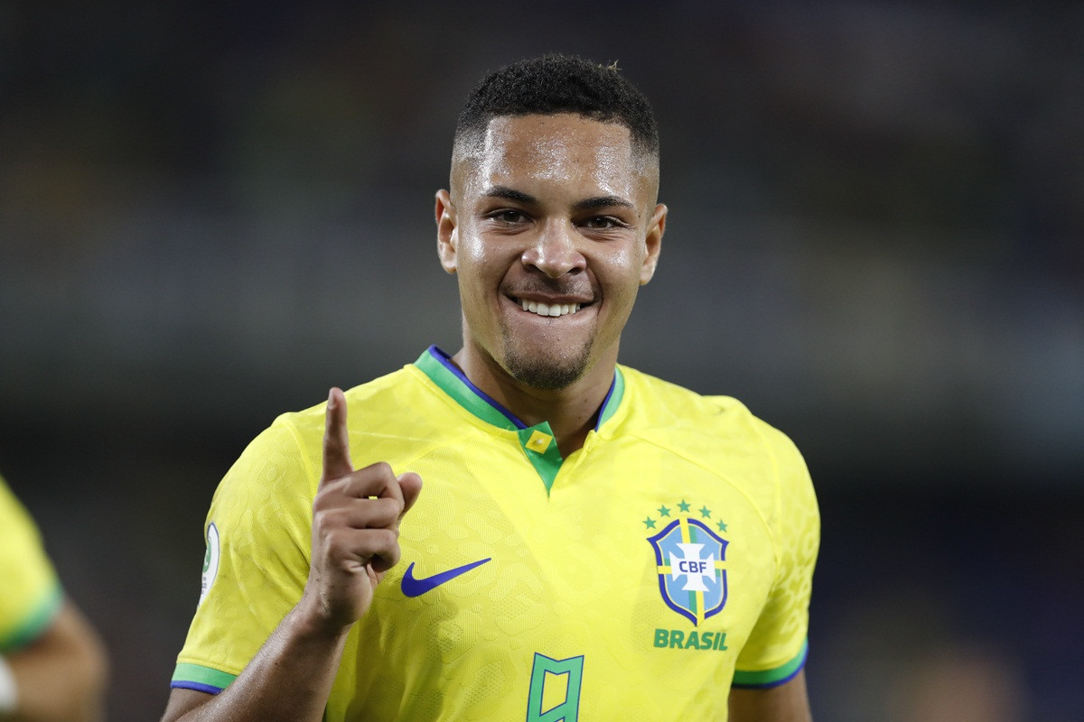 Pravi Ronaldo je oduševljen njim, zovu ga brazilskim Aguerom, a posrnuli velikan ga krade Barci!