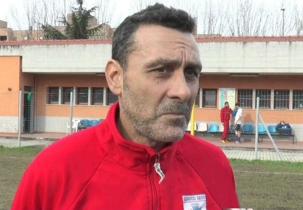 Bivši napadač Fiorentine: "Ne brinu me Džekine godine, brine me činjenica da mora igrati" Bivši napadač Fiorentine: "Ne brinu me Džekine godine, brine me činjenica da mora igrati"