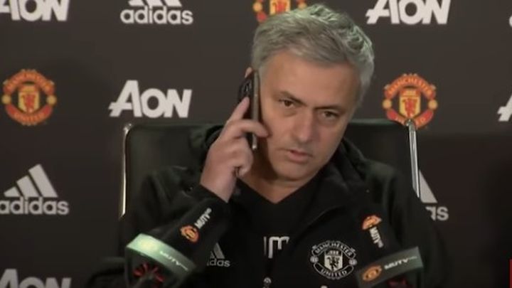 Novinaru zazvonio mobitel, a javio se Jose Mourinho