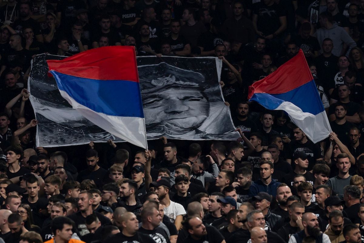 Svijet je večeras svjedočio 'raspadu' navijačke skupine 'Grobari' - Za kraj skandalozna poruka! Svijet je večeras svjedočio 'raspadu' navijačke skupine 'Grobari' - Za kraj skandalozna poruka!