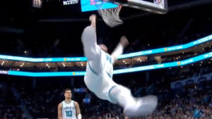 To je ta 'Bosanska zvijer' - Jusuf Nurkić ustao nakon stravičnog pada i odigrao fenomenalan meč!