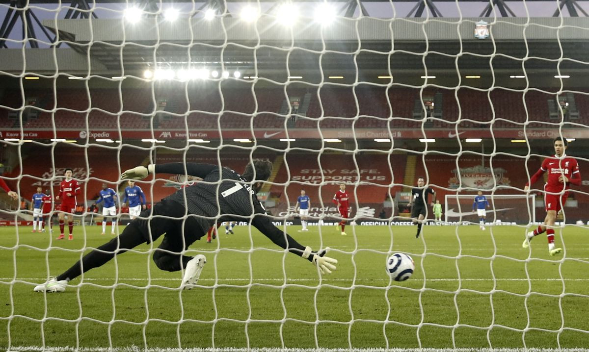 Šampion niže poraz za porazom: Liverpool na Anfieldu izgubio veliki derbi